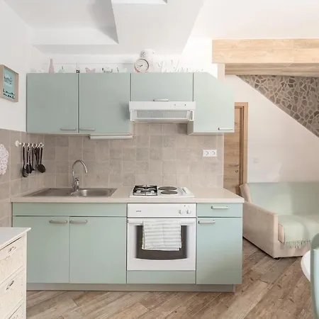 Apartma *